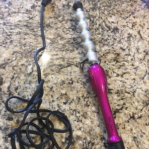Bubble waver curling iron